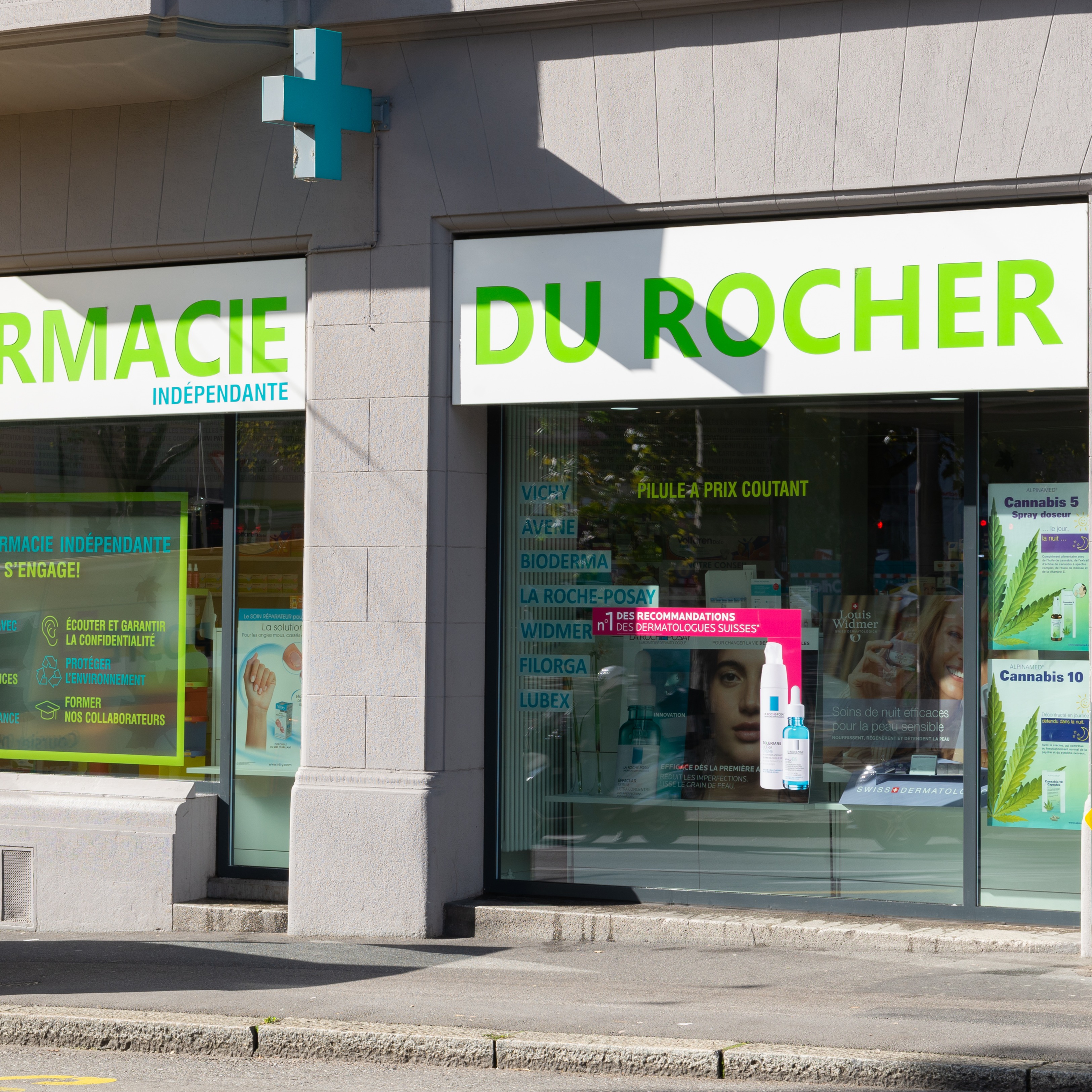 Pharmacie-du-Rocher_2